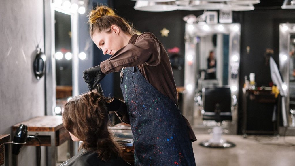 Comment ouvrir un salon de coiffure en franchise ?